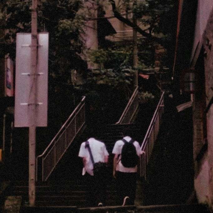 一起等雨停