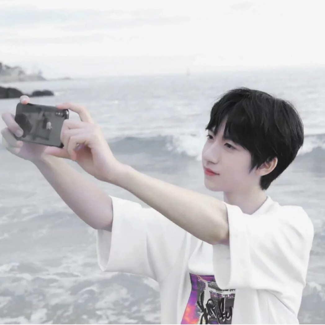 深海里的风吹向霖