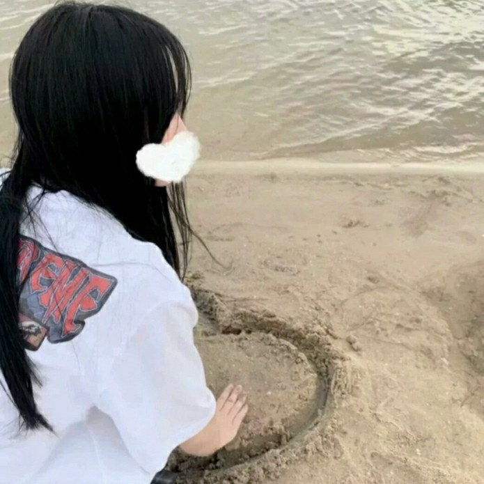 在雨里ˡᵒᵛᵉ恋.