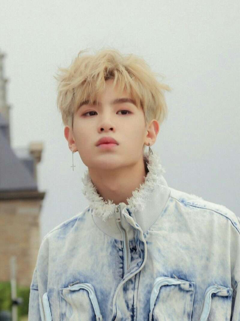 黄明昊（Justin）