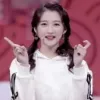 奶彤.