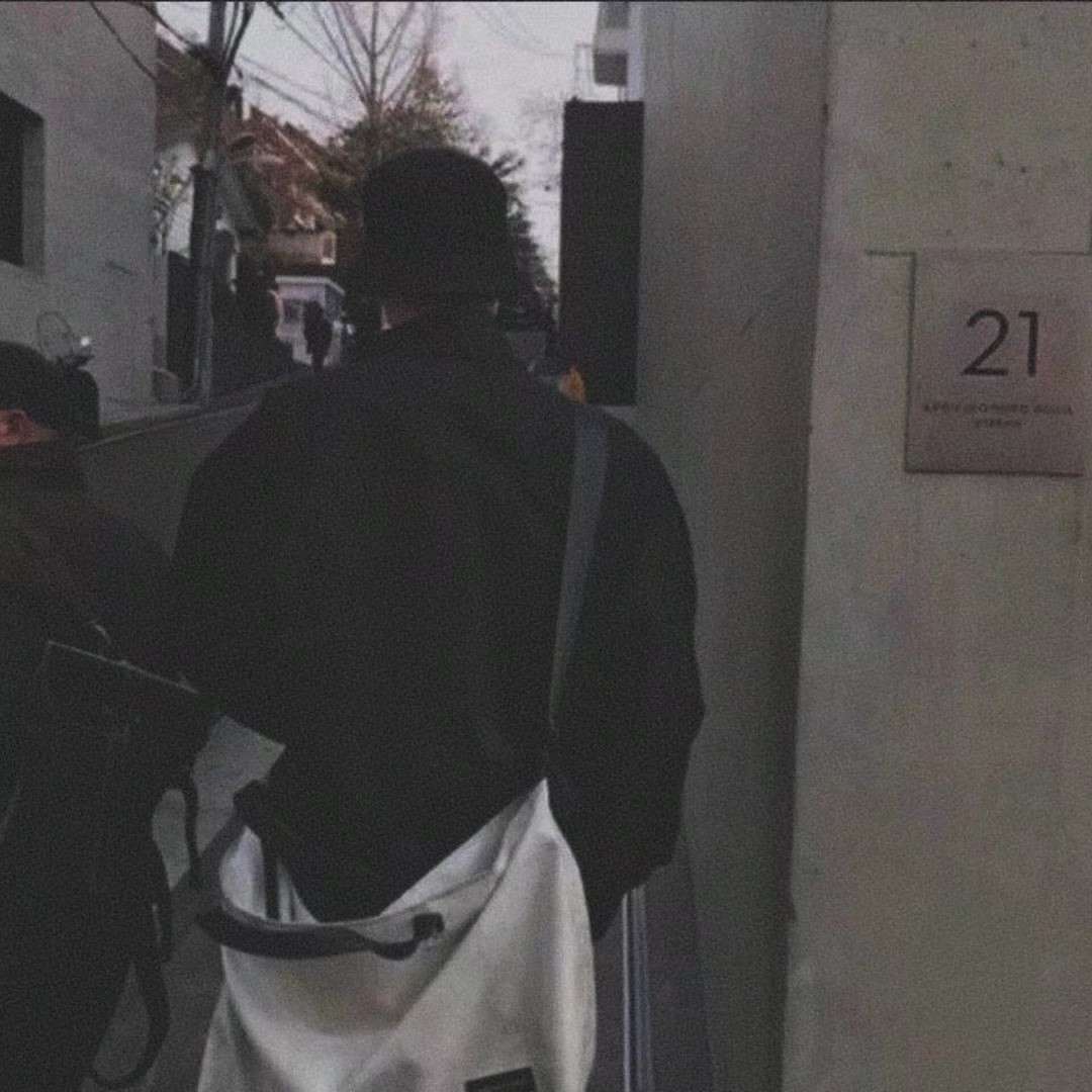 揽住月亮.♡的专辑