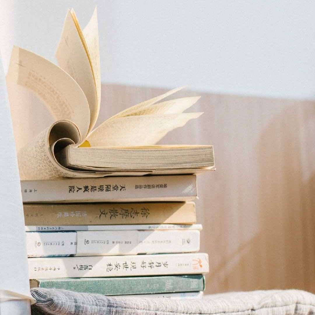 📚