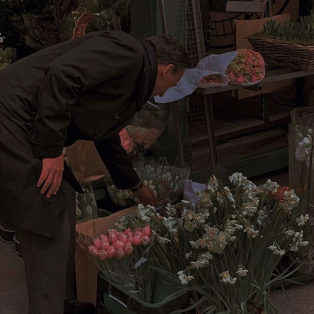 爱随风意起，却不随风散