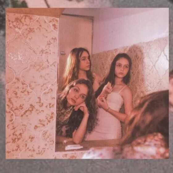 莓妮布星的专辑