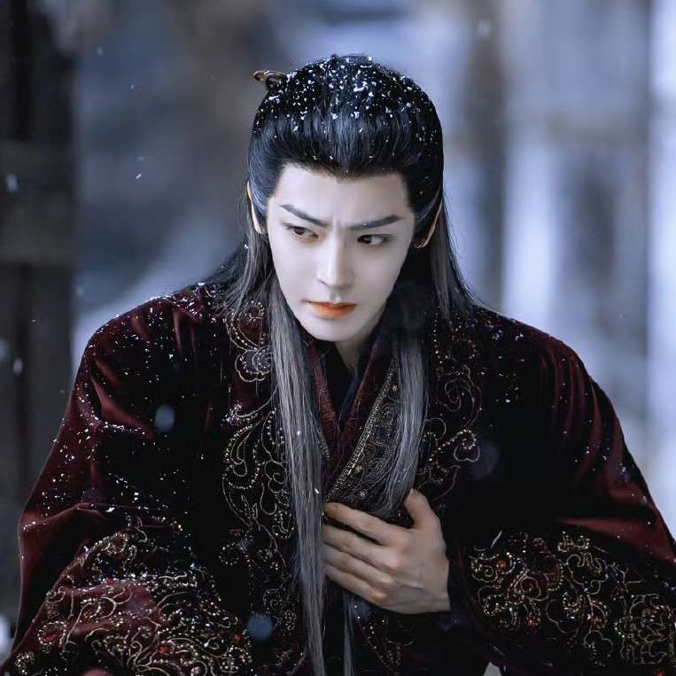 他在惊悚游戏里野翻了