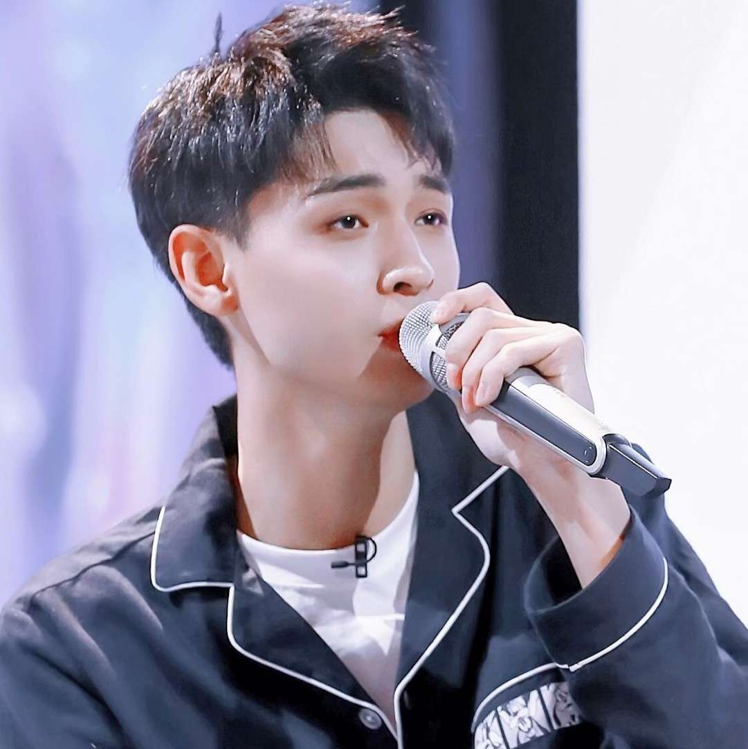 始于德云社忠于秦霄贤