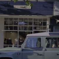 云边有个小卖部