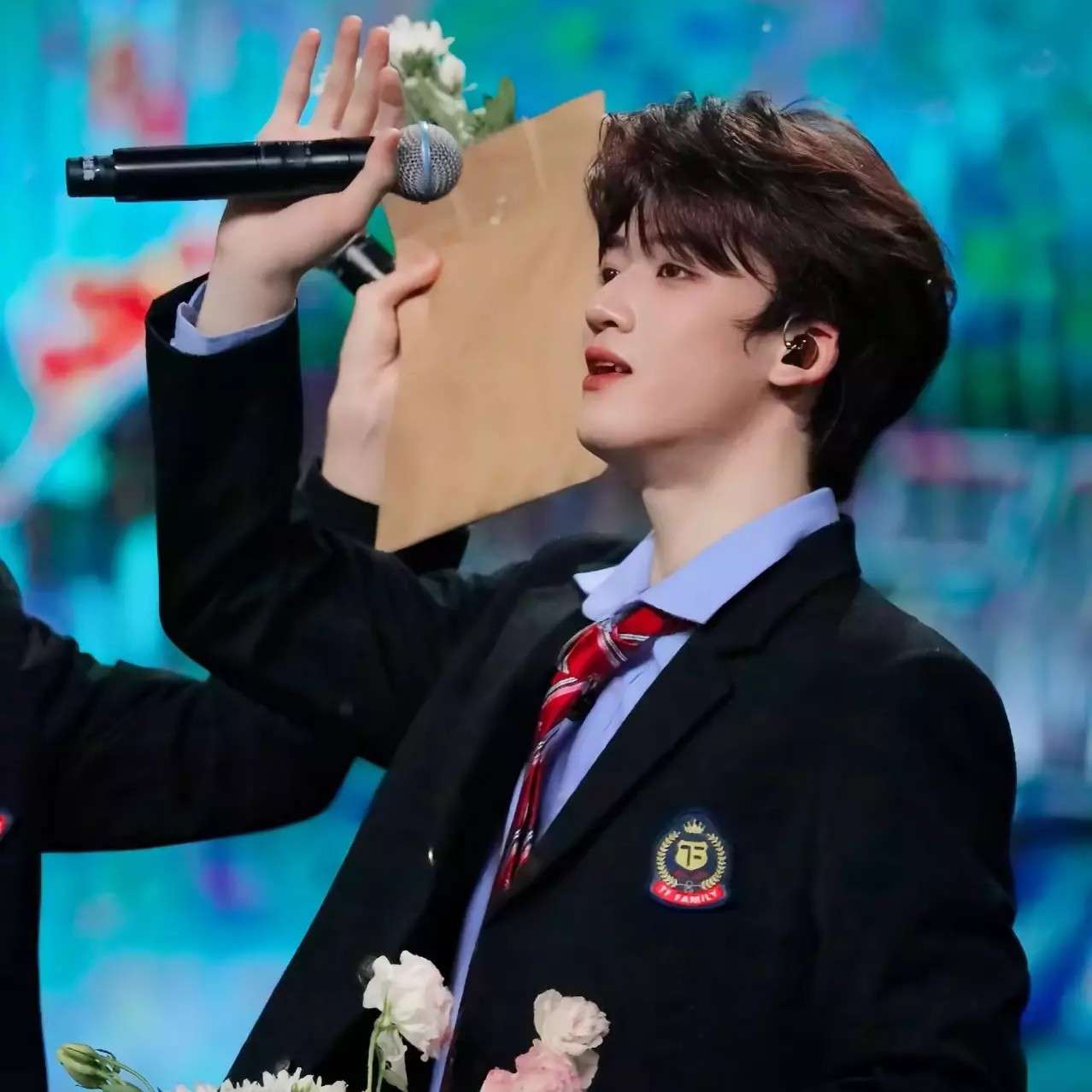 邓佳鑫平安出道