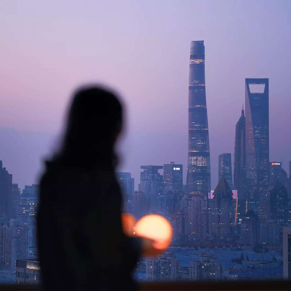 空虚 浮游感 和 封闭的心