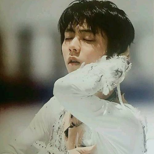 有人这样形容羽生结弦:“眼里写满了故事,脸上却不见风霜”