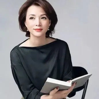 董卿主持