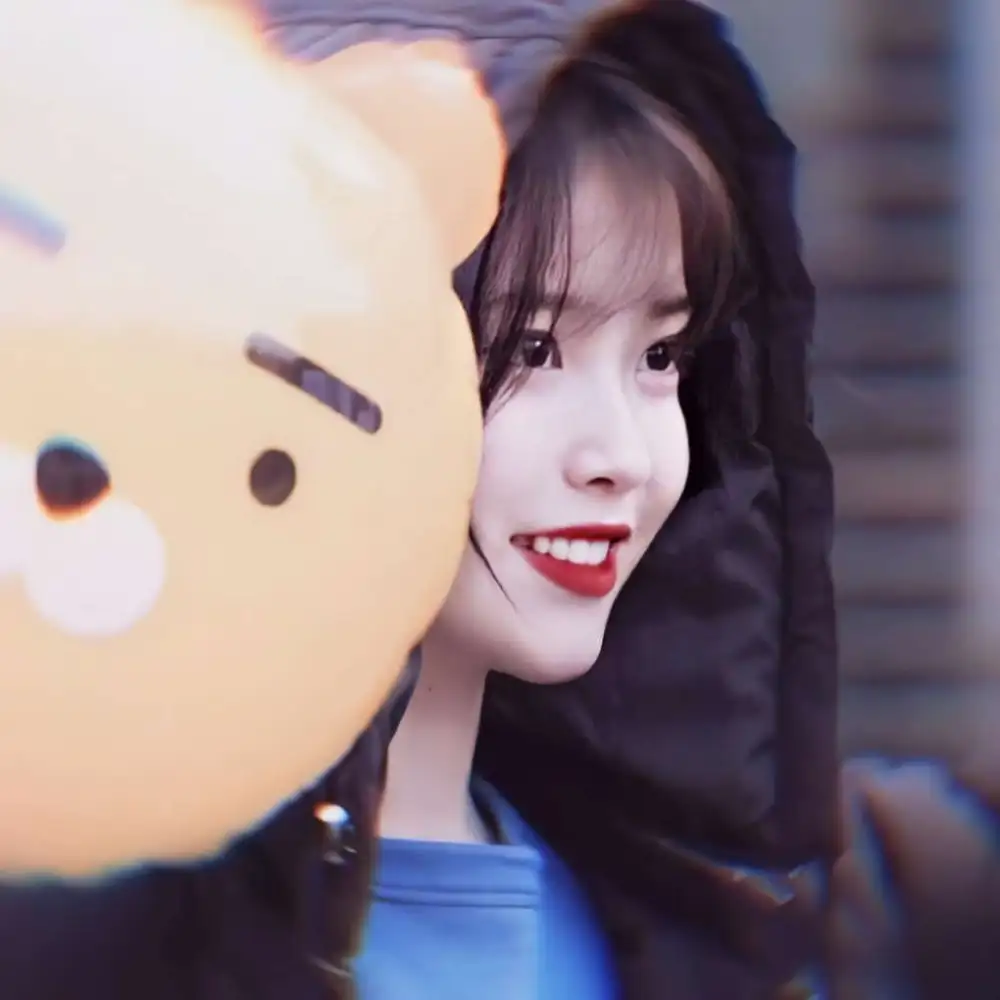 IU