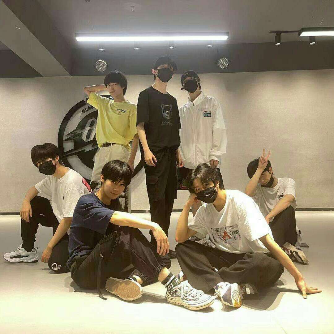 十八楼的包子的专辑