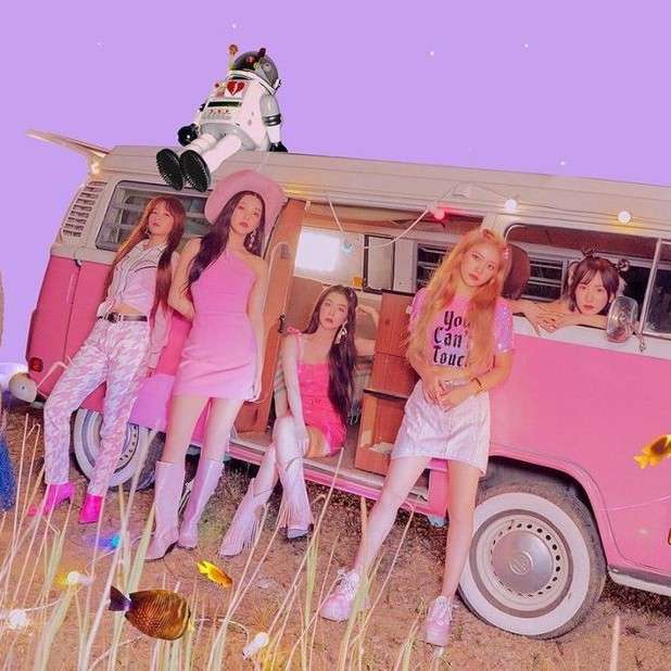 Red Velvet💗💛💙💚💜