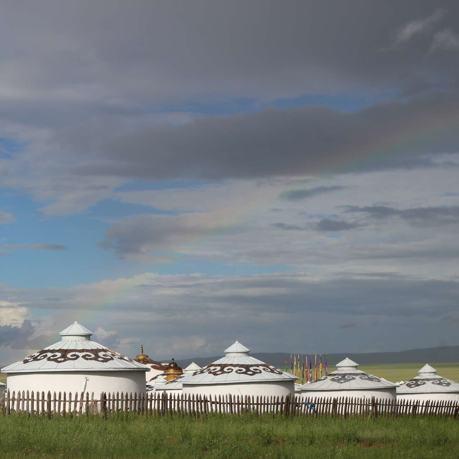 最是人间留不住。