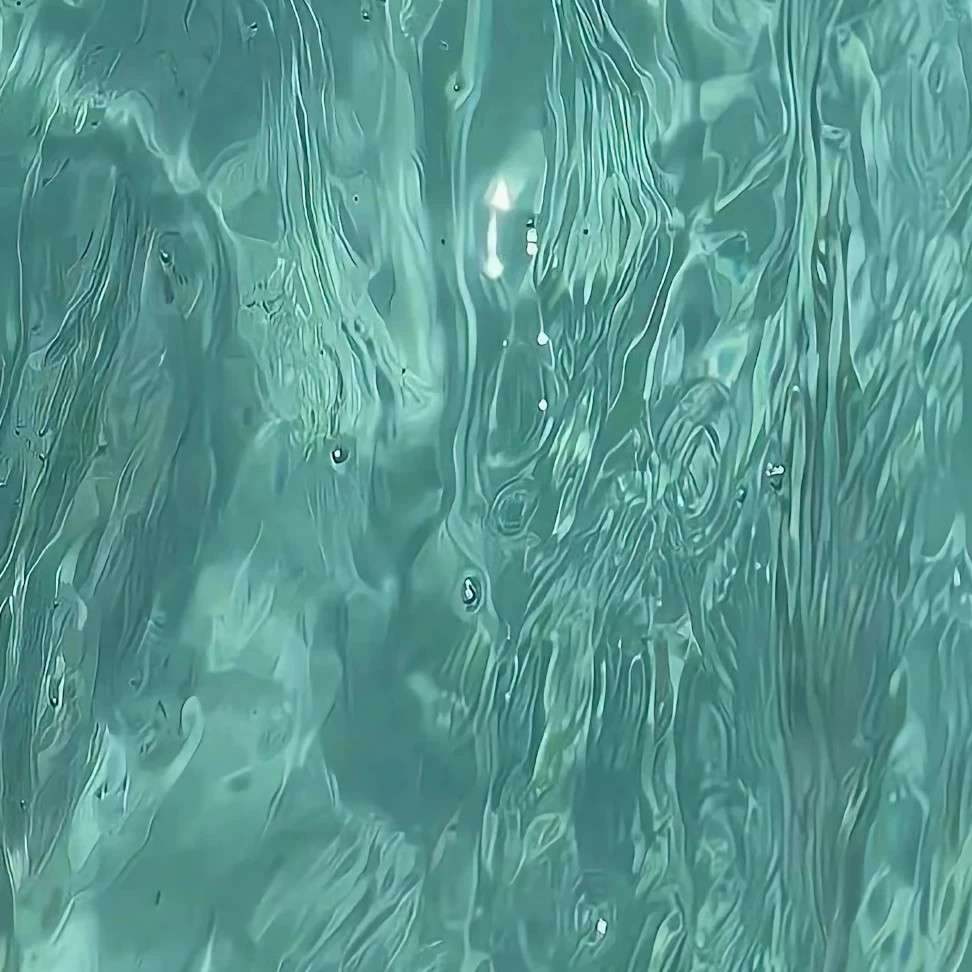 盛夏白瓷梅子汤，碎冰碰撞叮当响