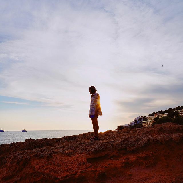 巷子里的拾荒者