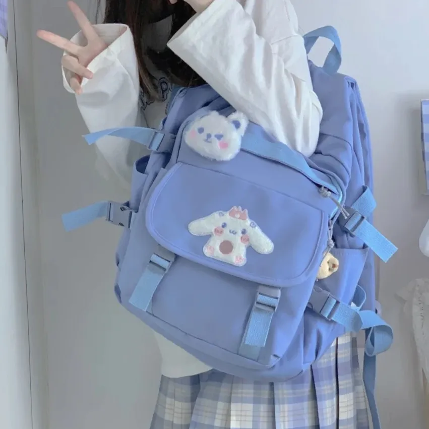 《六年级的校园生活》