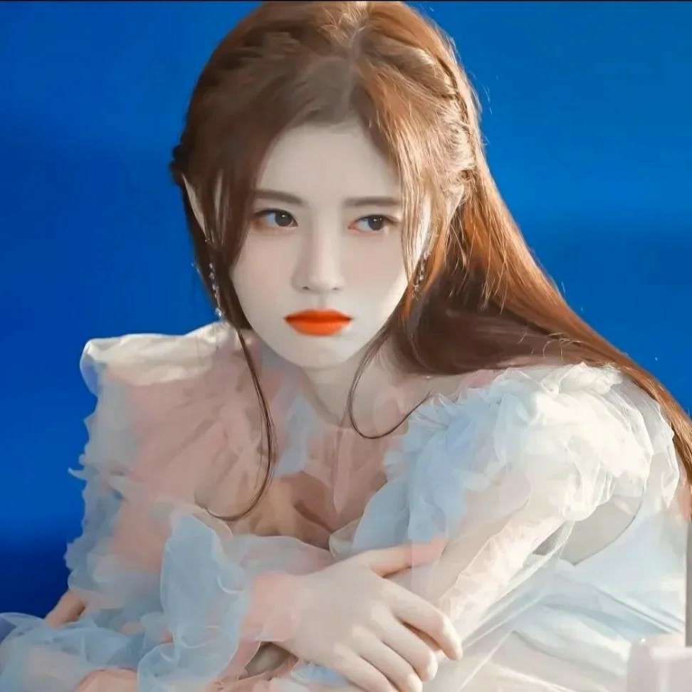 ✨迪士尼在逃公主✨再次被我的心上人惊艳到～@鞠婧祎，你是我的唯一