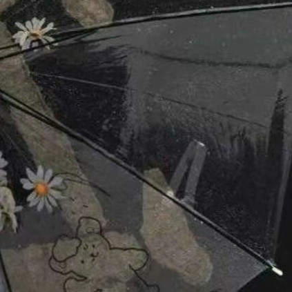 云边有个小卖部