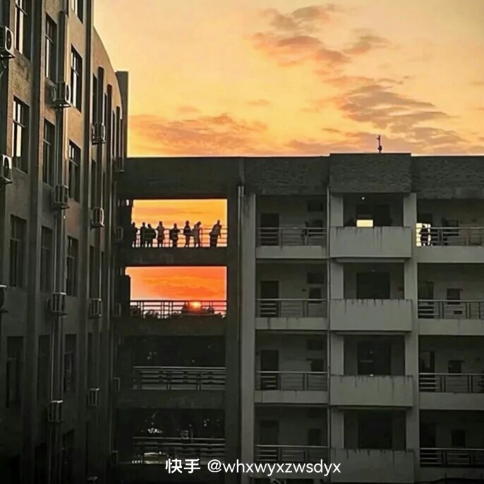 “朝思暮想的毕业，为什么突然就舍不得了呢.”