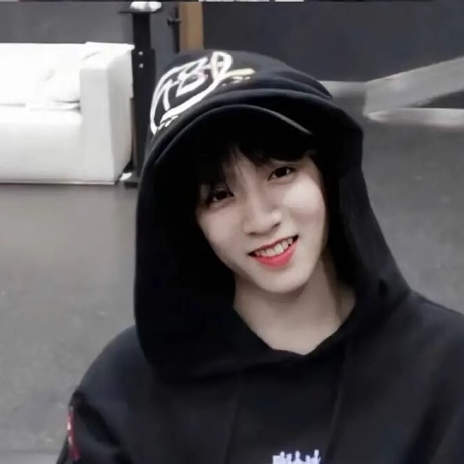 刘耀文🐺（刘✨文）