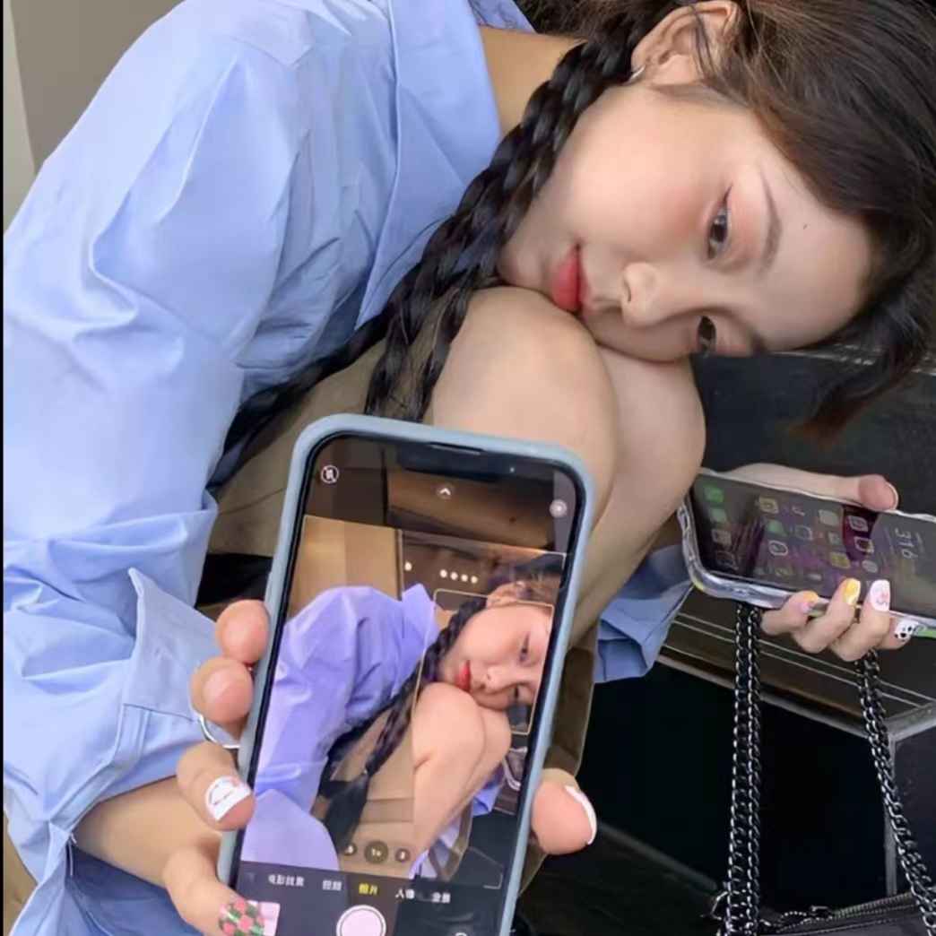 自拍被夸回复文案